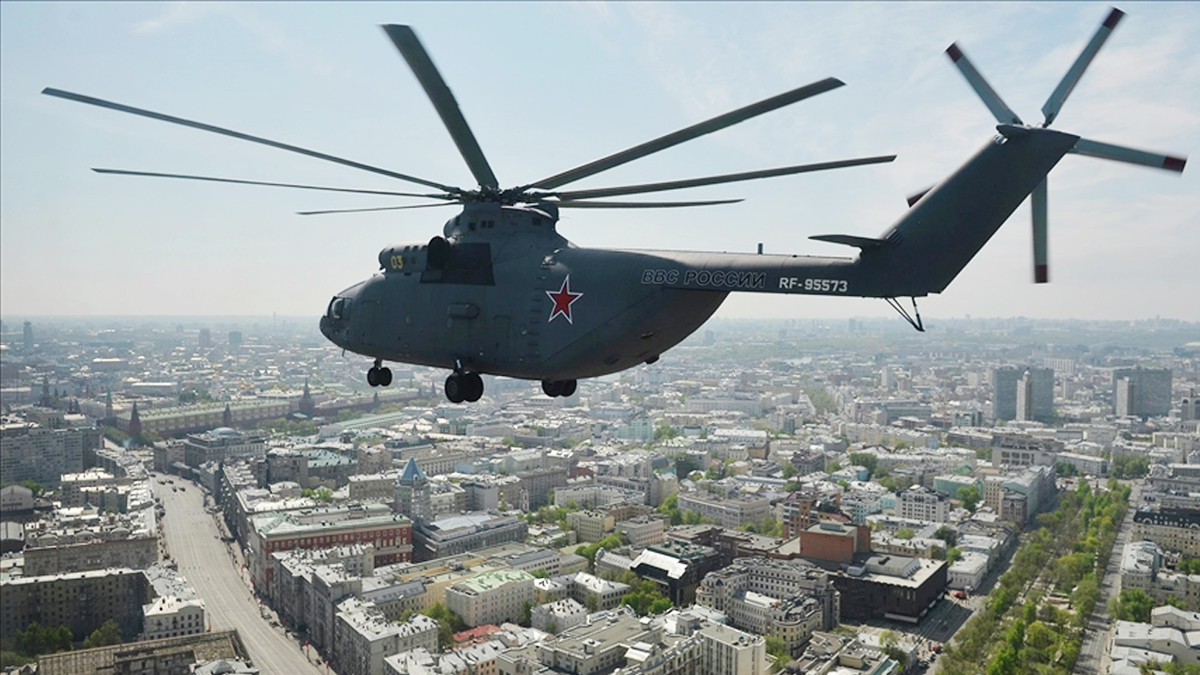 Russian Military Helicopter 'MI-8' Crashes