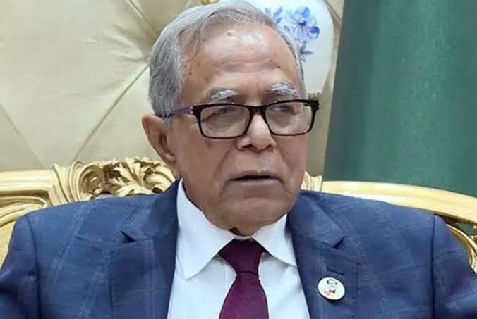 Ex-president Abdul Hamid returns home from Thailand