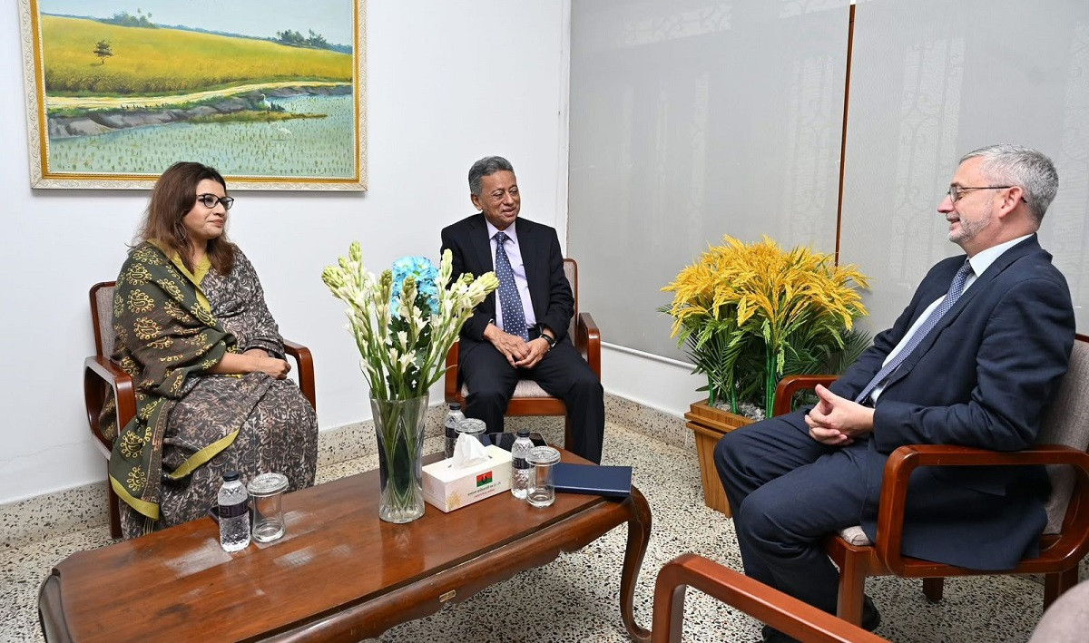 EU envoy hopes for restoration of democracy in Bangladesh: Khosru