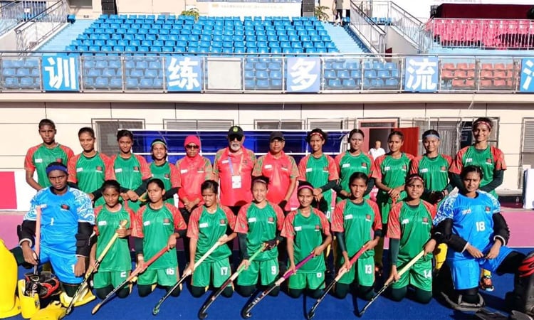 Women's hockey team beat Uzbekistan