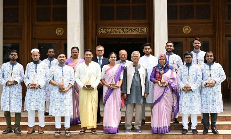 CA confers 'Youth Volunteer Award' on 12 recipients